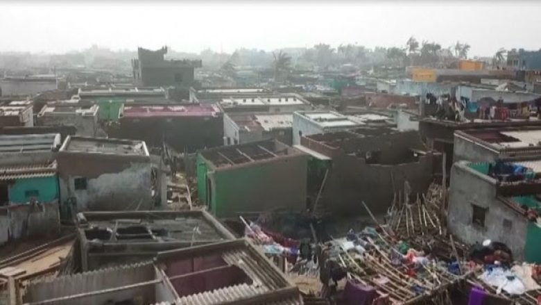 Rreth 30 të vdekur nga cikloni në Indi