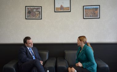 Ministrja Ziviq takoi ambasadorin britanik Ruairi O’Connell