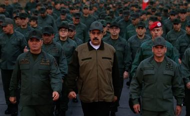 Katër të vdekur në Venezuelë, Maduro shfaqet në televizion – thotë se ushtria duhet të jetë e përgatitur për të luftuar “tradhtarët” (Video)