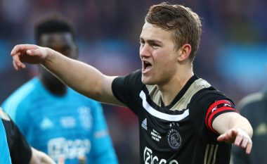 De Ligt refuzon Barcelonën dhe Unitedin për të qëndruar te Ajaxi