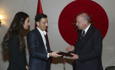 Erdogan dëshmitar i martesës së Mesut Ozilit
