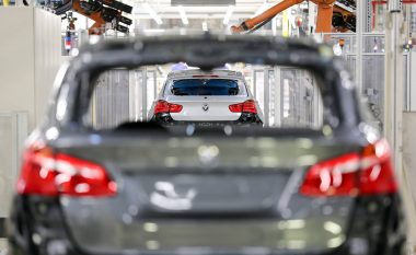 BE shpreson se do të ketë shtyrje të afatit për tarifat amerikane për vetura