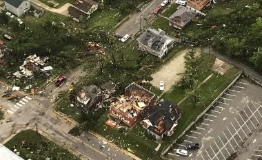 Pamje nga droni që tregojnë shkatërrimin e shkaktuar nga një tornado përbindësh – nga e cila mbetën tre të vdekur (Foto/Video)