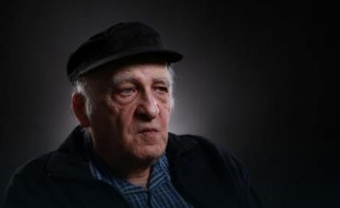 Shkrimtari dhe dramaturgu serb: Nëse Vuçiq e nënshkruan njohjen e Kosovës, serbët për pesë ditë do ta pranojnë