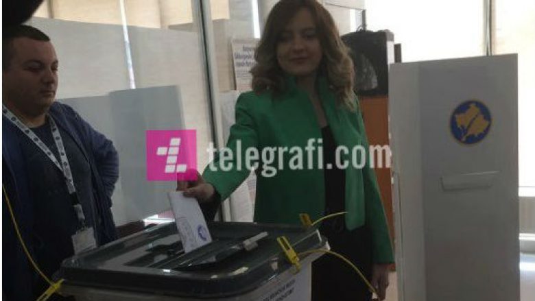 Kandidatja e PDK-së për kryetare të Mitrovicës së veriut fton qytetarët të dalin të votojnë