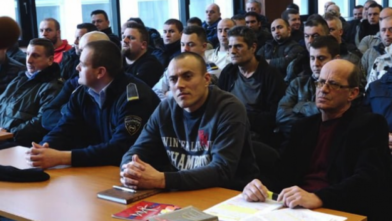 Të dënuarit e Grupit të Kumanovës në seancë: Fol shqip, këtu është Shqipëri (Foto/Video)