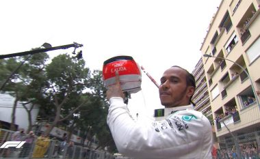 Hamilton mbretëron në garën e Monacos, fitoren ia dedikon legjendës Niki Lauda