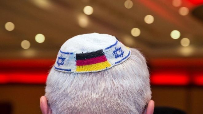 Hebrenjve në Gjermani u kërkohet të mos mbajnë kapelën në publik