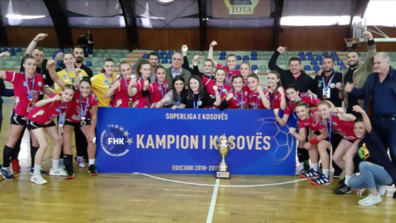 Hendboll, Istogu për herë të parë kampion në konkurrencën e femrave