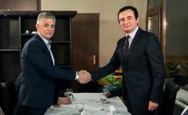 Albin Kurti takon liderin e boshnjakëve të Sanxhakut, Sulejman Ugljanin