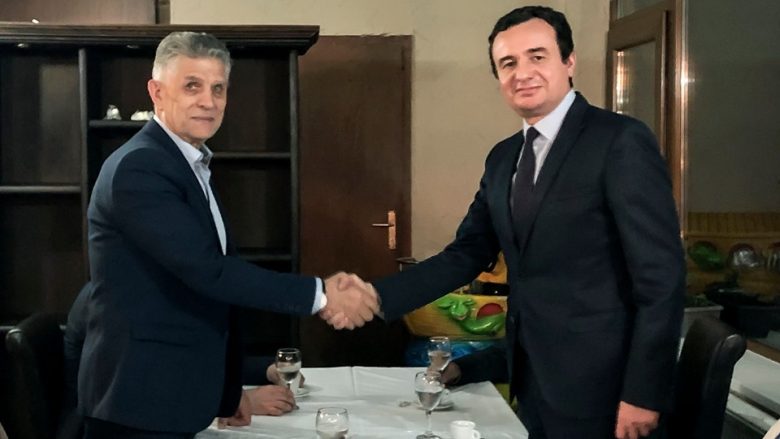 Albin Kurti takon liderin e boshnjakëve të Sanxhakut, Sulejman Ugljanin