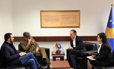 Limaj dhe ambasadori gjerman diskutuan për dialogun Kosovë- Serbi