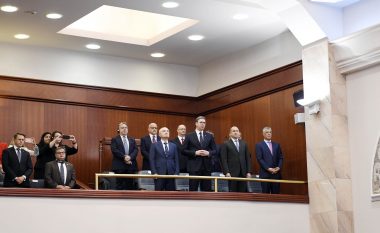 Thaçi në inaugurimin e presidentit të Maqedonisë Veriore, takohet edhe me Vuçiqin