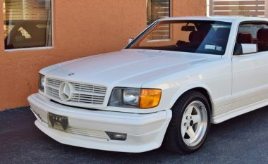 I prodhuar në vitin 1985, por çmimin e ka 57 mijë dollarë – fotografitë e tregojnë se pse është kaq i shtrenjtë ky Mercedes (Foto)
