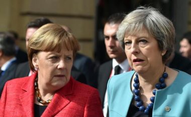 Reagimi i Merkelit pas lajmit për dorëheqjen e kryeministres britanike