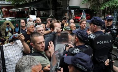 Protesta në Beograd kundër festivalit “Mirdita, Dobar Dan”, ku prezantohet kultura shqiptare e Kosovës