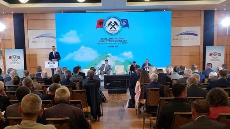 Mbahet në Tiranë konferenca për industrinë minerare