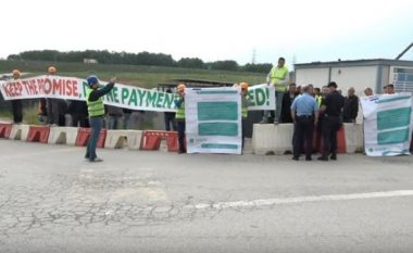 Protestojnë 25 kompani vendore, thonë se u mashtruan nga ‘Bektel & Enka’ në ndërtimin e autostradës ‘Arbën Xhaferi’