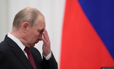 Rusët nuk po i besojnë Putinit