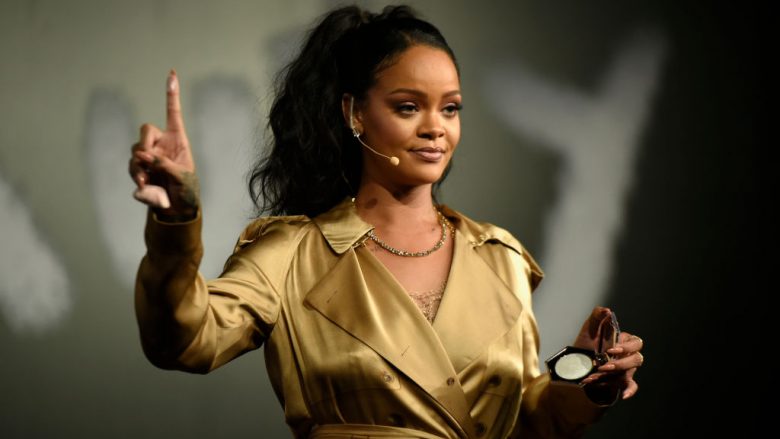 Rihanna kthehet në studio, së shpejti me albumin e ri reggae