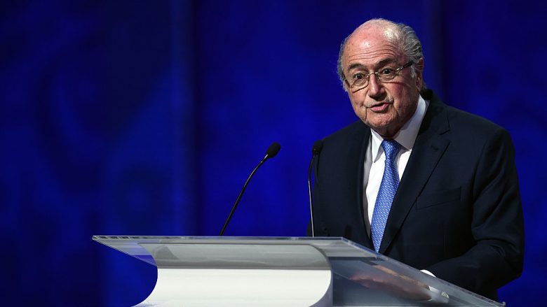 Ish-presidenti Blatter kërkon rikthimin e orëve luksoze nga FIFA