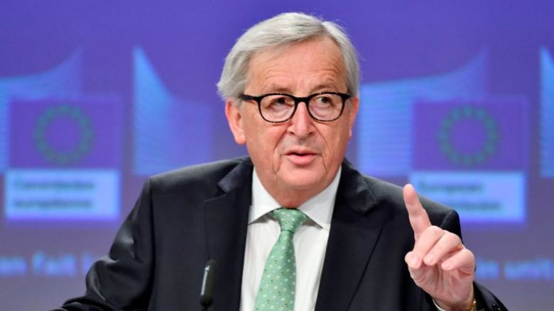 Juncker edhe një herë e quan të turpshme mos hapjen e bisedimeve me Maqedoninë e Veriut dhe Shqipërinë