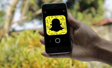 Disa punëtorë të Snapchat kanë keqpërdorur pozitën për të përgjuar përdoruesit e shërbimit