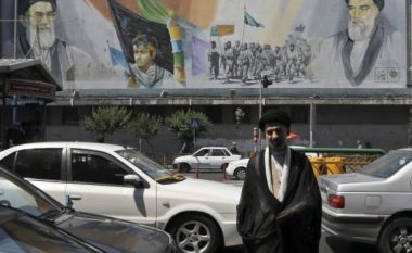 Irani dhe SHBA pranë konfliktit: Rouhani kërkon kompetenca për luftë