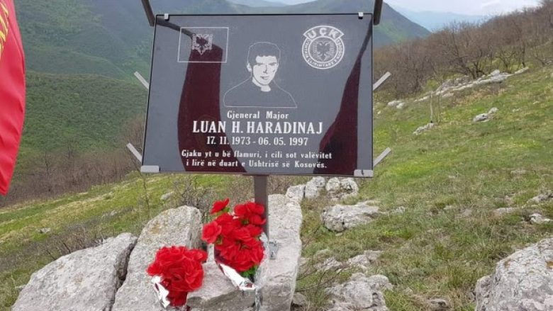Vendoset pllaka përkujtimore në vendin e rënies së gjeneralit Luan Haradinaj