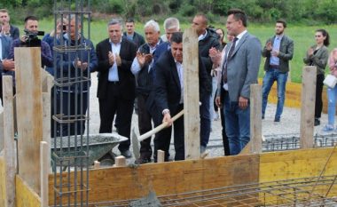 Në Malishevë të Gjilanit vihet gurthemeli i tri shtëpive për familjet në nevojë