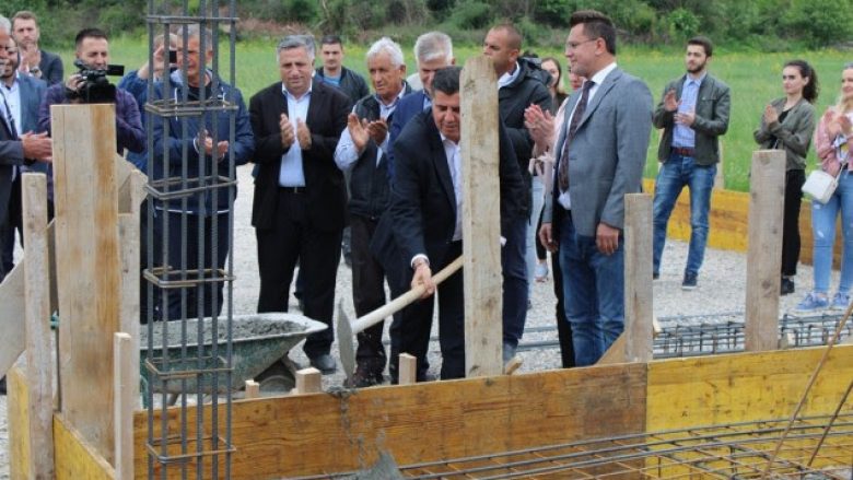 Në Malishevë të Gjilanit vihet gurthemeli i tri shtëpive për familjet në nevojë