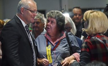 Kryeministri australian goditet me vezë (Video)