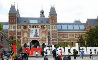Amsterdami rrit taksat për turistët