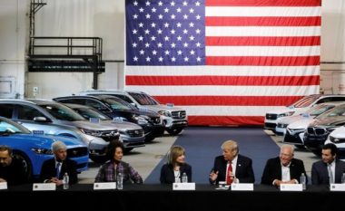 Trump shtyn tarifat për veturat, bursat shënojnë rritje