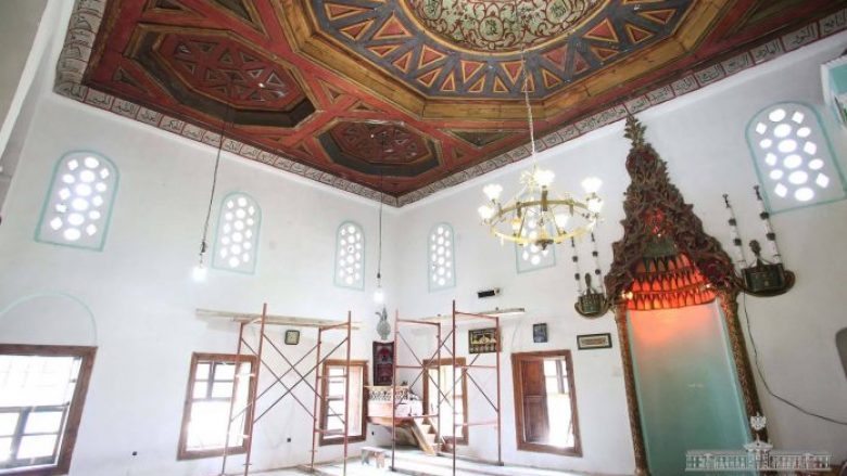 Restaurohet Xhamia Mbret në Berat