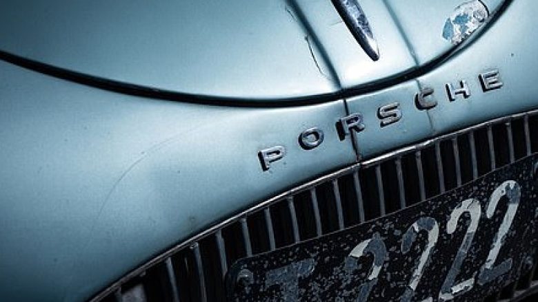 Porsche-ja më i vjetër i mbijetuar në botë është në shitje – tregohet çmimi dhe si duket vetura tani (Foto)