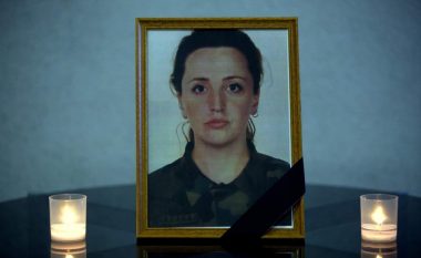 Sot mbërrin në Shqipëri trupi i pa jetë i ushtarakes që humbi jetën në Letoni