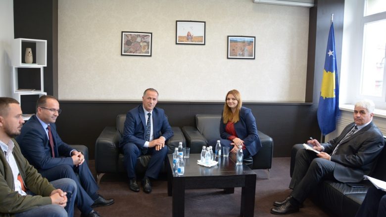 Ministrja Ziviq pret në takim kryetarin e Malishevës, Ragip Begaj