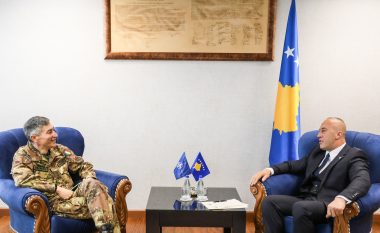 Haradinaj takohet me gjeneralin e KFOR-it, diskutojnë për zhvillimet aktuale në vend