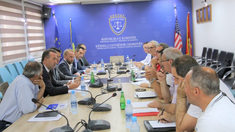 Arrihet pajtimi për trajtimin e kërkesave dhe shtyrjen e fillimit të grevës të Sindikatës së Judikaturës së Kosovës