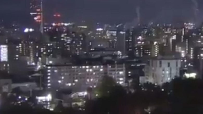 Pamje të tërmetit të fuqishëm që goditi Japoninë, 10 mijë banorë mbesin pa energji elektrike – vala e parë e cunamit godet bregun (Video)