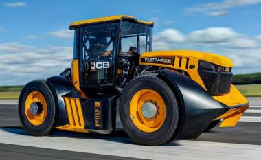 ​Traktori më i shpejtë në botë, shpejtësia maksimale e tij është 166 kilometra në orë (Foto/Video)