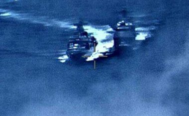 Luftanijet amerikane dhe ruse shmangin përplasjen për disa metra në Oqeanin Paqësor (Video)