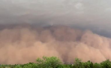 Stuhia e rërës për pak sekonda “gëlltit” një qytet të tërë në Teksas (Video)