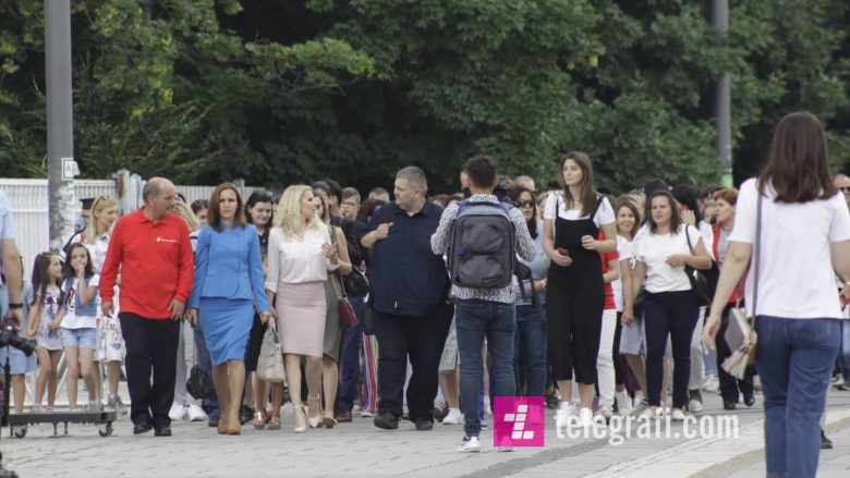 Kërkohet që “fëmijët të rriten me dashni, jo me papuçe”