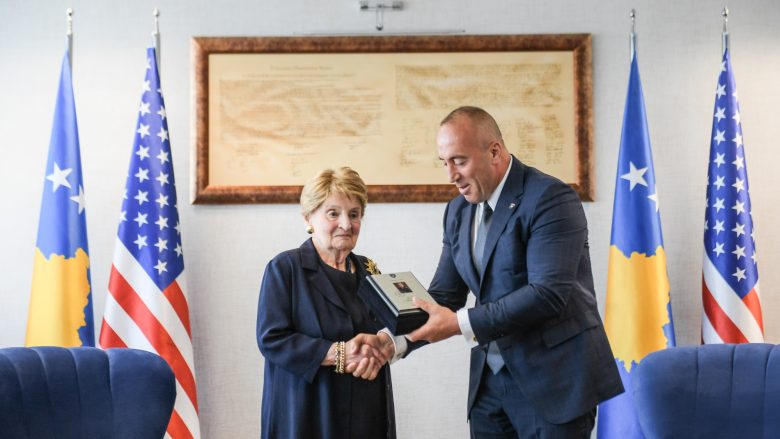 Haradinaj priti në takim ish-Sekretaren e Shtetit, Madeleine Albright