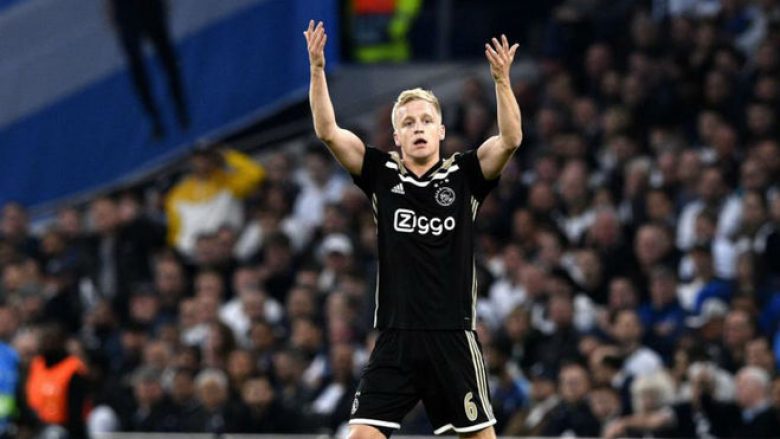 Ajaxi kërkon 65 milionë euro për Van de Beekin, Reali ofron më pak se sa kërkojnë holandezët