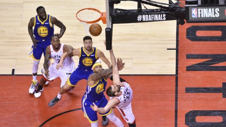 NBA e pranon: Toronto u dëmtua kundër Golden State, Gasolit iu mohua një faull që e shkaktoi Cousins