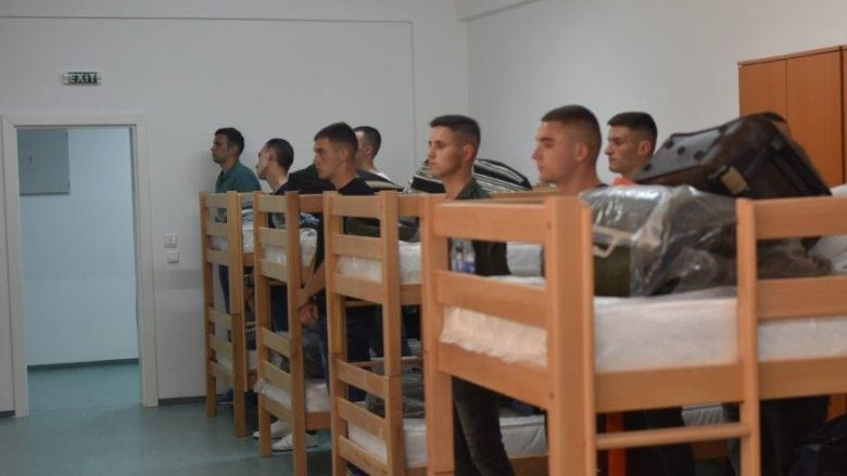 Rekrutët e rinj të FSK-së fillojnë trajnimin bazik në Ferizaj