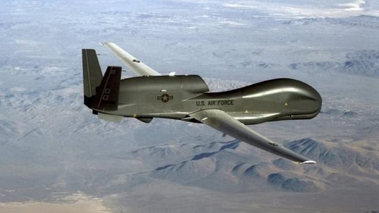 Irani publikon imazhet e para të copëzave të dronit amerikan që e rrëzoi (Foto)